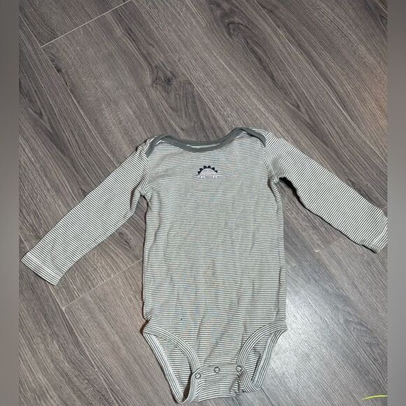 Carter’s One Piece Outfit Snap Closure EPC 24 Months - Picture 1 of 2